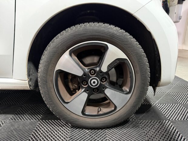 SMART FORFOUR EQ 82 ch Prime complet