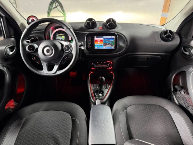 SMART FORFOUR EQ 82 ch Prime complet