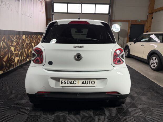SMART FORFOUR EQ 82 ch Prime complet