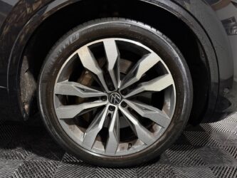 VOLKSWAGEN TOUAREG 3.0 TSI eHybrid 462 ch Tiptronic 8 4Motion R complet
