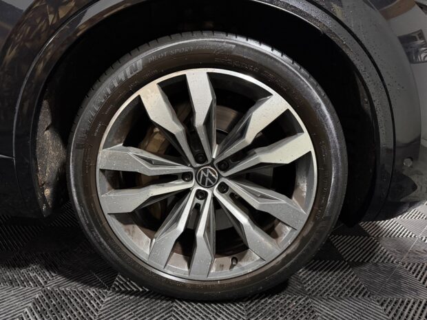 VOLKSWAGEN TOUAREG 3.0 TSI eHybrid 462 ch Tiptronic 8 4Motion R complet