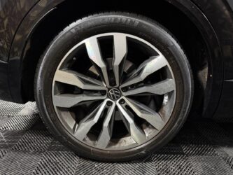 VOLKSWAGEN TOUAREG 3.0 TSI eHybrid 462 ch Tiptronic 8 4Motion R complet