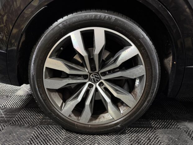 VOLKSWAGEN TOUAREG 3.0 TSI eHybrid 462 ch Tiptronic 8 4Motion R complet