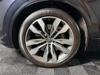 VOLKSWAGEN TOUAREG 3.0 TSI eHybrid 462 ch Tiptronic 8 4Motion R complet