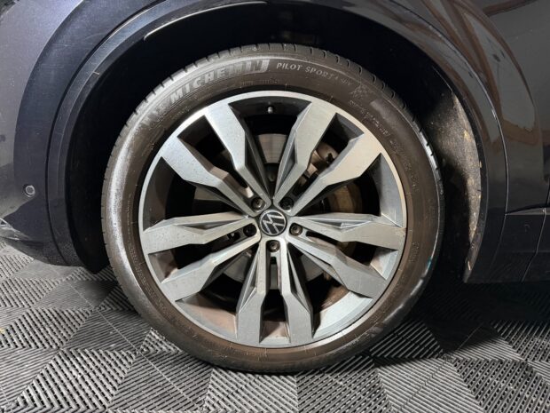 VOLKSWAGEN TOUAREG 3.0 TSI eHybrid 462 ch Tiptronic 8 4Motion R complet