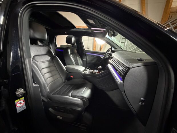 VOLKSWAGEN TOUAREG 3.0 TSI eHybrid 462 ch Tiptronic 8 4Motion R complet