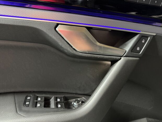 VOLKSWAGEN TOUAREG 3.0 TSI eHybrid 462 ch Tiptronic 8 4Motion R complet