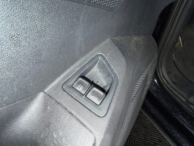 VOLKSWAGEN TOUAREG 3.0 TSI eHybrid 462 ch Tiptronic 8 4Motion R complet