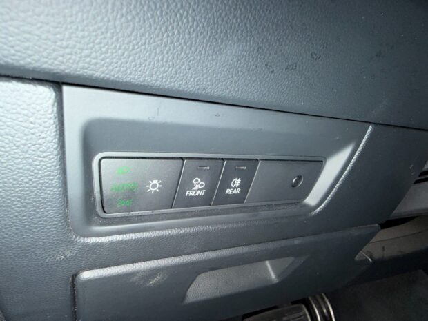 VOLKSWAGEN TOUAREG 3.0 TSI eHybrid 462 ch Tiptronic 8 4Motion R complet