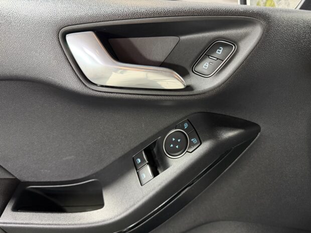 FORD FIESTA 1.0 EcoBoost 100 ch S&S BVM6 Cool & Connect complet