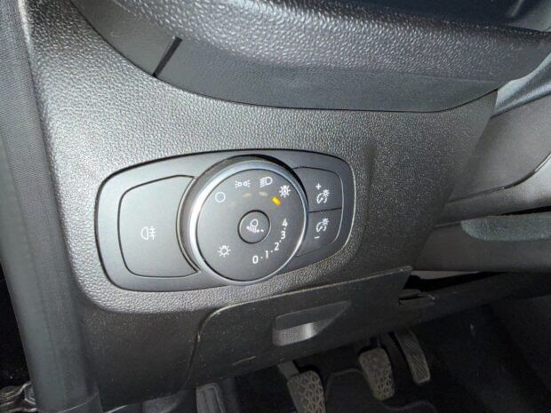 FORD FIESTA 1.0 EcoBoost 100 ch S&S BVM6 Cool & Connect complet