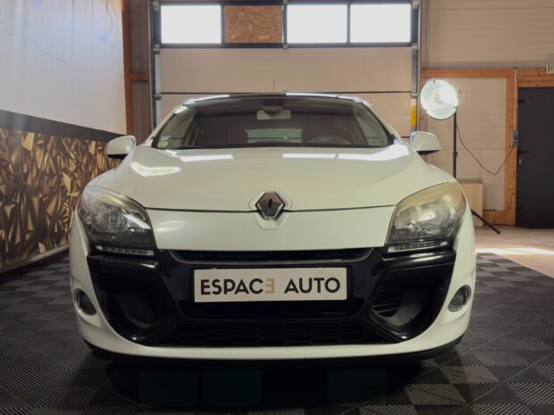 RENAULT MEGANE III COUPE dCi 110 FAP eco2 complet