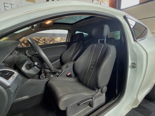 RENAULT MEGANE III COUPE dCi 110 FAP eco2 complet