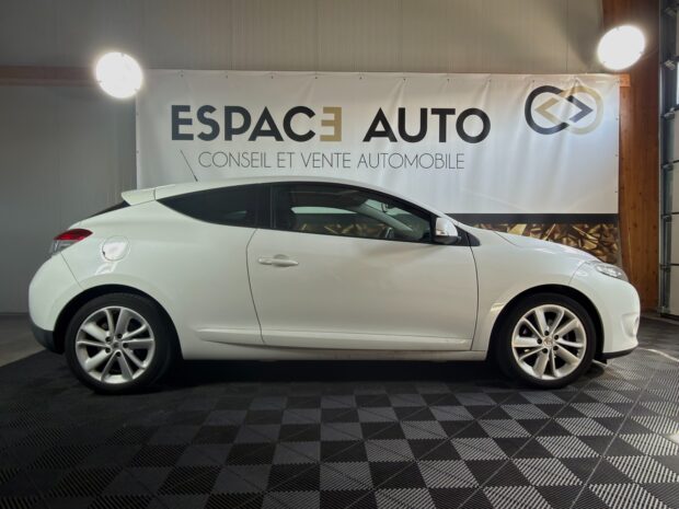 RENAULT MEGANE III COUPE dCi 110 FAP eco2 complet
