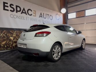 RENAULT MEGANE III COUPE dCi 110 FAP eco2 complet