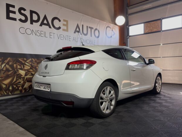 RENAULT MEGANE III COUPE dCi 110 FAP eco2 complet