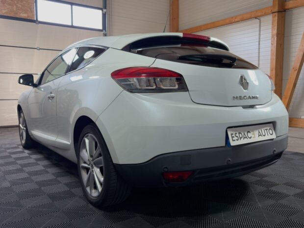 RENAULT MEGANE III COUPE dCi 110 FAP eco2 complet