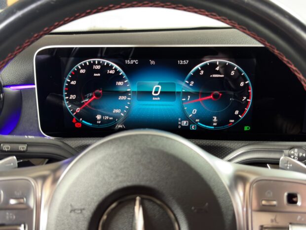 MERCEDES CLASSE A 180 7G-DCT AMG Line complet