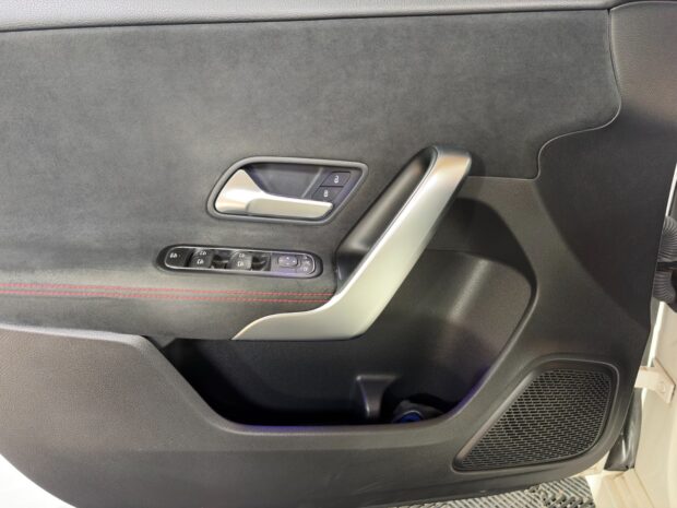 MERCEDES CLASSE A 180 7G-DCT AMG Line complet