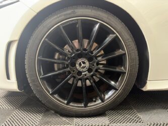 MERCEDES CLASSE A 180 7G-DCT AMG Line complet