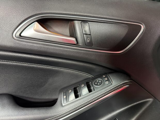 MERCEDES GLA 200 d 7-G DCT 4-Matic Sensation complet