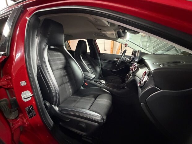 MERCEDES GLA 200 d 7-G DCT 4-Matic Sensation complet