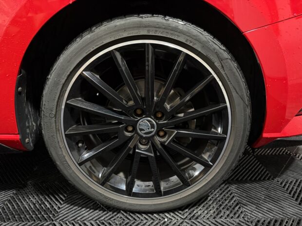 SKODA FABIA 1.0 TSI 95 ch BVM5 Monte-Carlo complet