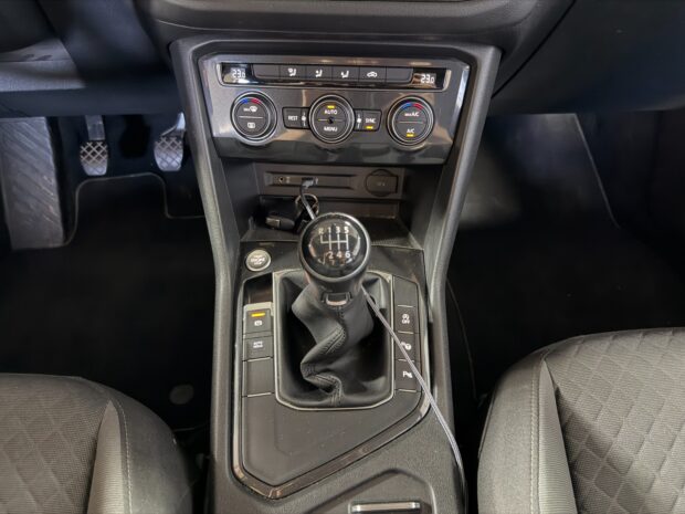 VOLKSWAGEN TIGUAN BUSINESS 2.0 TDI 150 Confortline Business complet