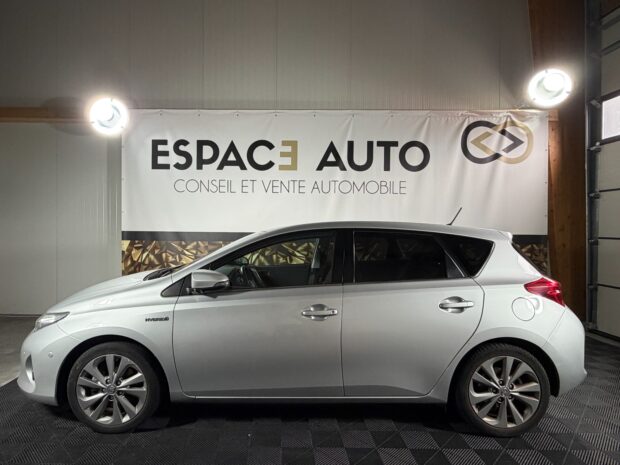 TOYOTA AURIS Hybride 136h Style complet