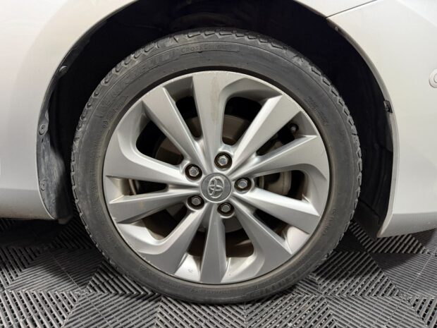 TOYOTA AURIS Hybride 136h Style complet