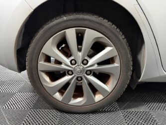TOYOTA AURIS Hybride 136h Style complet