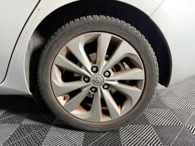 TOYOTA AURIS Hybride 136h Style complet