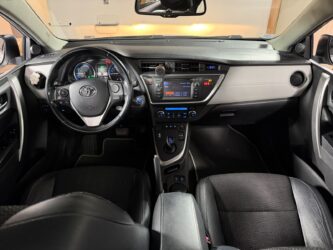 TOYOTA AURIS Hybride 136h Style complet