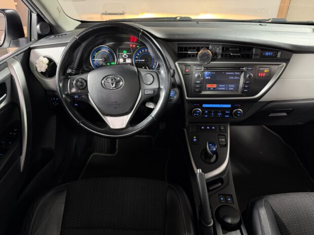 TOYOTA AURIS Hybride 136h Style complet