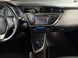 TOYOTA AURIS Hybride 136h Style complet