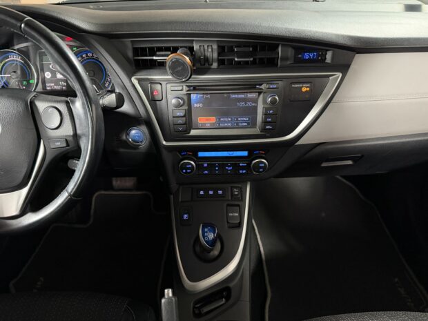 TOYOTA AURIS Hybride 136h Style complet