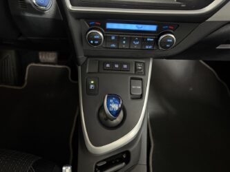 TOYOTA AURIS Hybride 136h Style complet