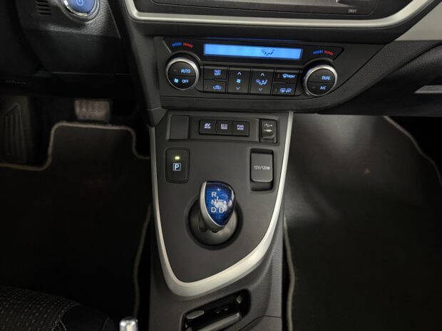TOYOTA AURIS Hybride 136h Style complet