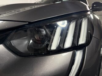 PEUGEOT 208 BlueHDi 100 S&S BVM6 GT complet