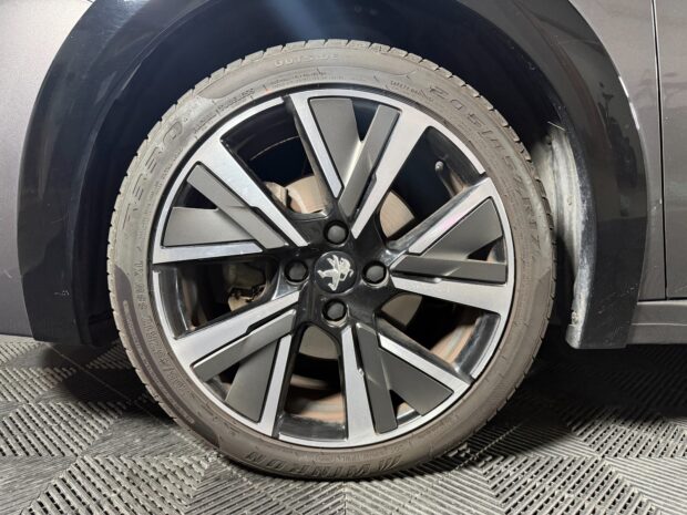 PEUGEOT 208 BlueHDi 100 S&S BVM6 GT complet