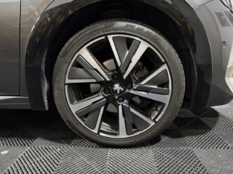 PEUGEOT 208 BlueHDi 100 S&S BVM6 GT complet
