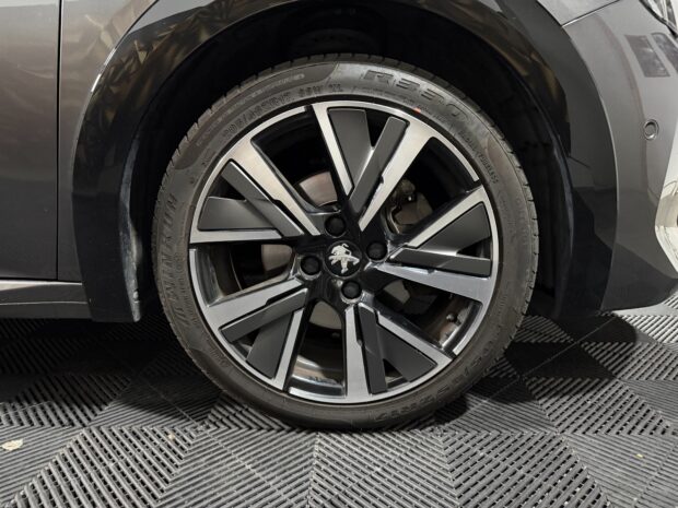 PEUGEOT 208 BlueHDi 100 S&S BVM6 GT complet