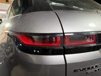 LAND ROVER RANGE ROVER EVOQUE Mark II P300e PHEV AWD BVA8 R-Dynamic SE complet