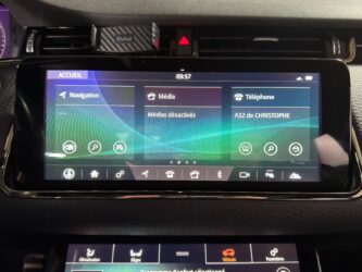 LAND ROVER RANGE ROVER EVOQUE Mark II P300e PHEV AWD BVA8 R-Dynamic SE complet