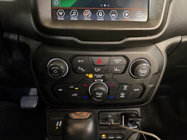 JEEP RENEGADE 1.3 Turbo T4 240 ch PHEV BVA6 4xe eAWD Trailhawk complet