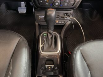 JEEP RENEGADE 1.3 Turbo T4 240 ch PHEV BVA6 4xe eAWD Trailhawk complet