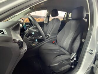 MG 5 156 61KWH 2WD LONG RANGE 400 ELECTRIC complet