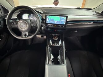 MG 5 156 61KWH 2WD LONG RANGE 400 ELECTRIC complet