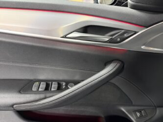 BMW SERIE 5 TOURING G31 LCI 520d TwinPower Turbo xDrive 190 ch BVA8 M Sport complet