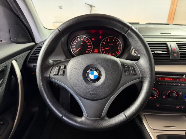 BMW SERIE 1 E87 LCI 116i 122 ch Edition Confort complet